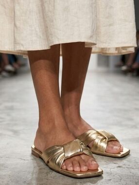Marc Fisher LTD Gold Metallic Bryson Knot Flat Slide Sandals Square Toe 7M